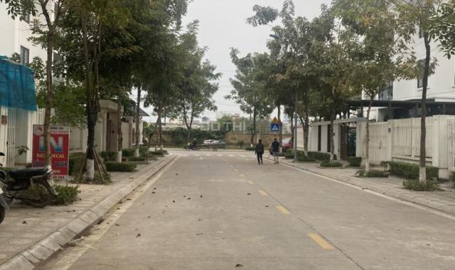 Bán biệt thự Dương Nội Hà Đông. nhà xây thô hoàn thiện mặt ngoài 3.5 tầng. đường 13.5m. 0334228448