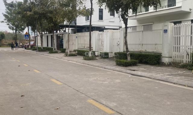 Bán biệt thự Dương Nội Hà Đông. nhà xây thô hoàn thiện mặt ngoài 3.5 tầng. đường 13.5m. 0334228448