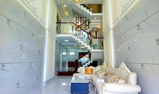 Bán Gấp Villa Sân Vườn ngay cầu Nguyễn Tri Phương Quận 8 DT: 6,5x18m