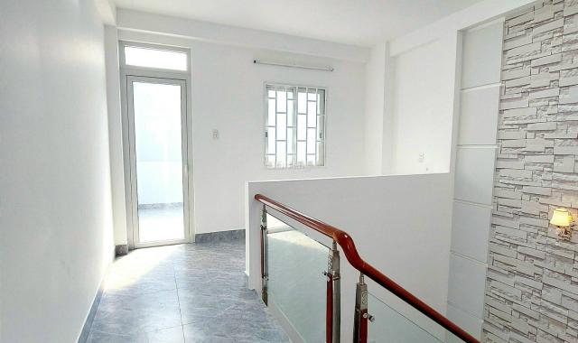 Bán Gấp Villa Sân Vườn ngay cầu Nguyễn Tri Phương Quận 8 DT: 6,5x18m