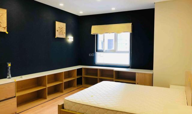 Cần bán gấp căn hộ chung cư Golden Palace Mễ Trì 128m2, 3PN,  tặng nội thất,giá 5.05 tỷ