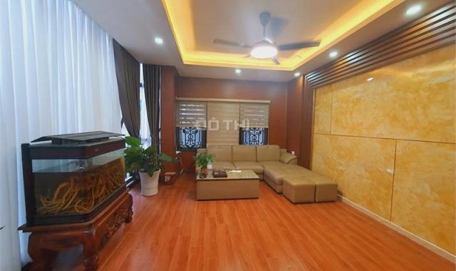 Bán nhà đường Duy Tân-Cầu Giấy, lô góc, ô tô tránh, DTXD75m2 x 5 tầng, MT 5,5m.