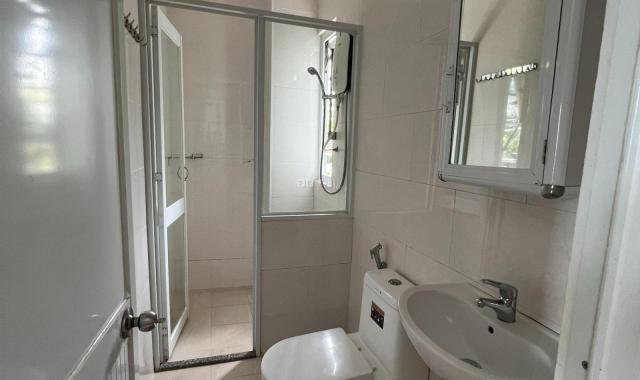 Cho thuê căn hộ 2pn,1Wc, full nt, ngay quận 4, nhà siêu đẹp, giá rẻ