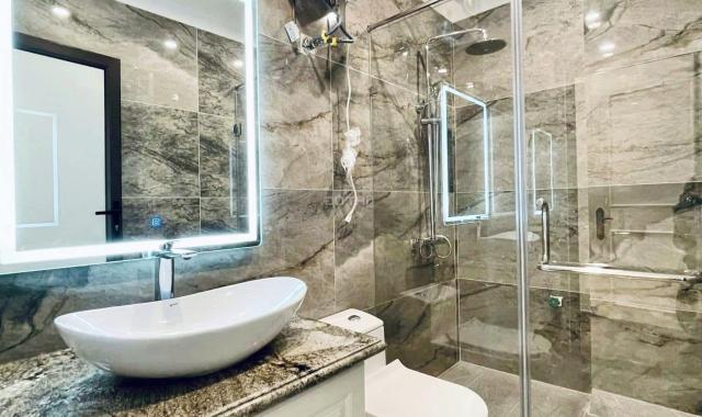 Bán Gấp Nhà Nguyễn Khánh Toàn – 7T Thang máy – Lô Góc – Ngõ Oto Tải – Kinh Doanh - Hạ sâu 3 Tỷ.