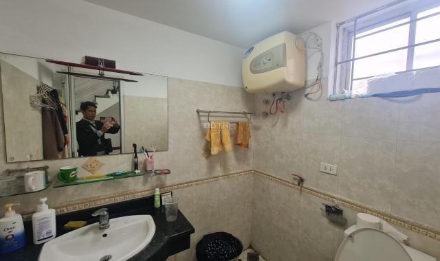 Trần Đại Nghĩa, Hai Bà Trưng, nhà mới ở ngay, cách 1 nhà ra phố, lô góc, oto, 45m2, giá chỉ 4 tỉ 8