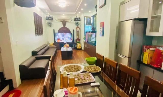 Bán gấp nhà Trần Quốc Hoàn ngõ nông thông 40m2 ra phố 2 thoáng cực hiếm 37m2 Nhỉnh 5 tỷ