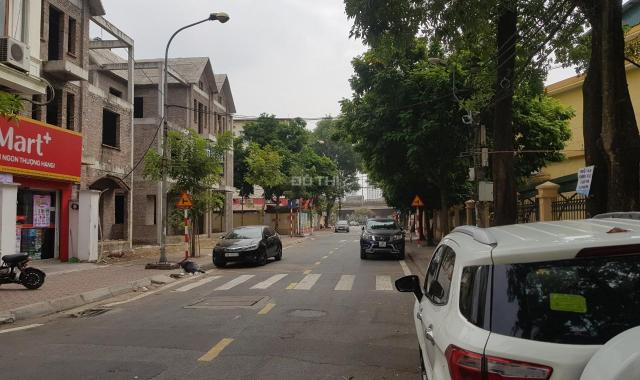 Bán biệt thự bán đảo Linh Đàm DT chỉ 100m2 mặt tiền 10m siêu hiếm. Tiện ích vô vàn 3 bước ra hồ lớn