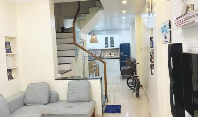 Nhà 3 tầng, 2 mặt thoáng, ô tô đỗ cửa, Bà triệu, 50m2, 5.85 tỷ Hà Đông