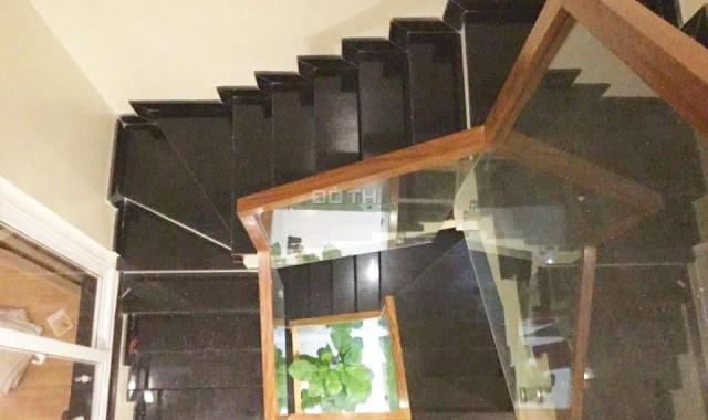 Nhà 3 tầng, 2 mặt thoáng, ô tô đỗ cửa, Bà triệu, 50m2, 5.85 tỷ Hà Đông