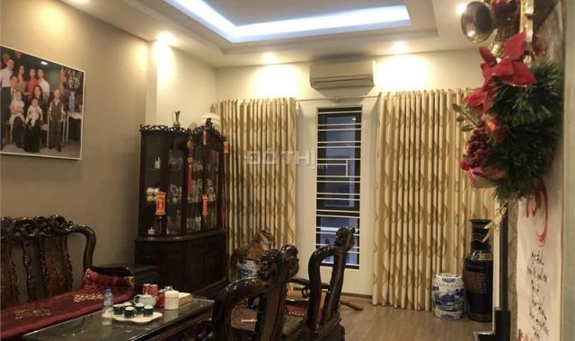 Bán nhà phố Mạc Thái Tông, Cầu Giấy, phân lô ô tô tránh, vỉa hè, DT50m2, MT 5m.