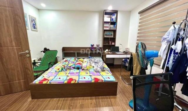 Bán nhà phố Mạc Thái Tông, Cầu Giấy, phân lô ô tô tránh, vỉa hè, DT50m2, MT 5m.
