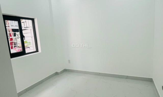Chạy thận bán gấp nhà quận 2 1T 3L DTSD 400m2