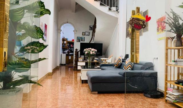 Nhà 3T lô góc 3 mặt thoáng, ngõ thông, DT55m2, 3.75tỷ Thanh Trì