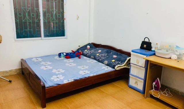 Nhà 3T lô góc 3 mặt thoáng, ngõ thông, DT55m2, 3.75tỷ Thanh Trì