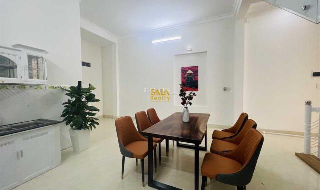 Bán nhà 3 lầu mặt tiền Nguyễn Đình Chiểu - đối diện dự án Thành phố Cà phê - chỉ 8,8 tỷ