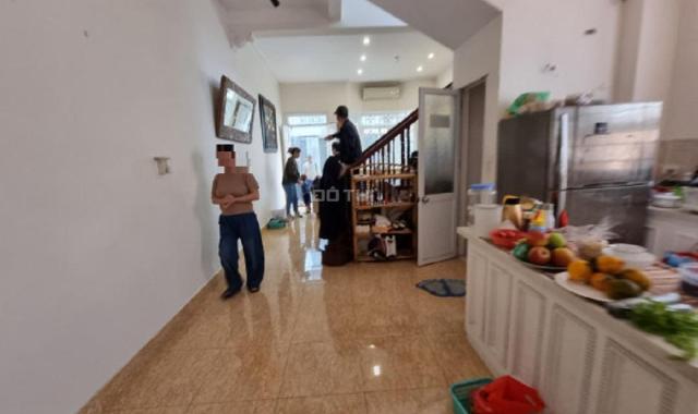 Cho thuê nhà Tô Ngọc Vân 67m2 x 3 tầng full đồ về ở ngay