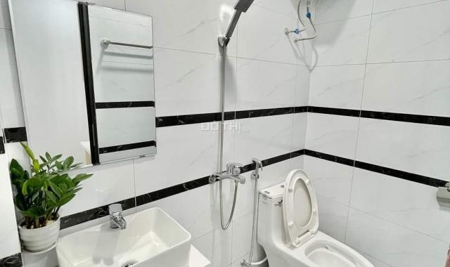 Bán toà dòng tiền Dương Quảng Hàm, Cầu Giấy. 97m2 xây 7T, tn 110tr/tháng, oto vào nhà, Giá: 20.2 tỷ