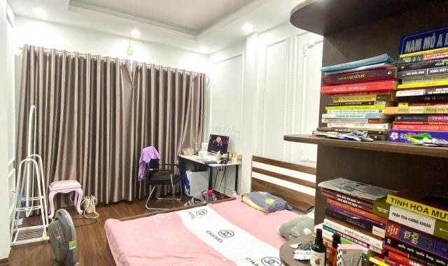 CHÍNH CHỦ NHỜ BÁN NHÀ TẠI THANH TRÌ - Ô TÔ ĐỖ GẦN NHÀ - NHÀ 5 TẦNG FULL NỘI THẤT 40M NHỈNH 2TY%
