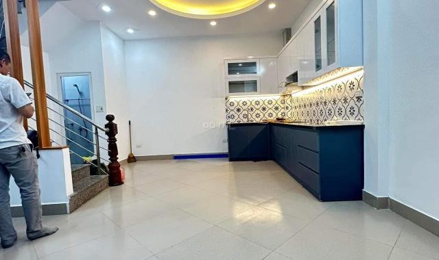 Cần bán nhà mới xây Thịnh Quang - Đống Đa - DT 40m2 * 4 tầng