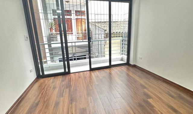 Cần bán nhà mới xây Thịnh Quang - Đống Đa - DT 40m2 * 4 tầng