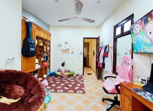 Bán nhà Kim Đồng-Trương Định, mặt ngõ ô tô, đẹp và rất thoáng, 38m2x3T ở ngay. Giá 3,05 tỷ