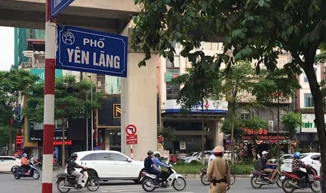 Bán nhà mặt phố Yên Lãng, Đống Đa, 251m2, mặt tiền 11m, sổ 1 chủ nở hậu, cho thuê và ở, giá 105 tỷ