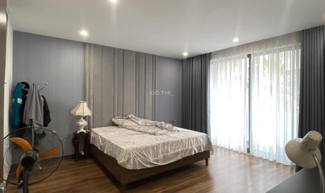 Bán nhà phố Hoàng Cầu- lô góc Mặt tiền khủng 18m- Đầu tư kinh doanh bất chấp- sổ đỏ 100m2 vuông vắn