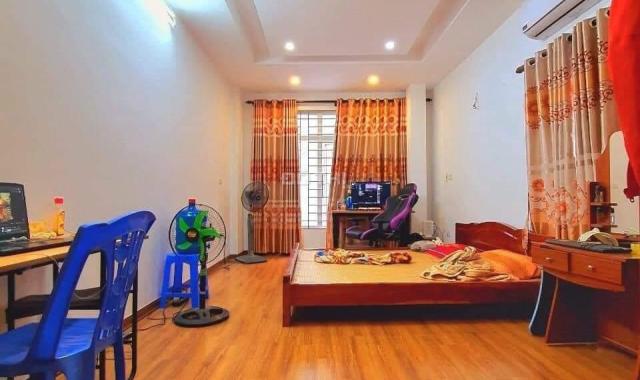 👉Nhà mặt ngõ 11 Tả Thanh Oai, thông ngõ 13 Tả Thanh Oai nhỉnh 2 tỷ