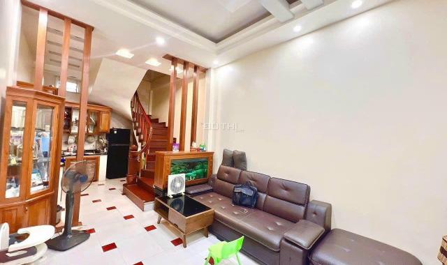 Bán nhà ngõ 35 Hoa Bằng, Yên Hòa, Cầu Giấy 35m2 xây 5 tầng, cách đường ô tô 10m giá 4.95 tỷ