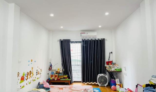Chủ cần bán gấp nhà 40m 4 tầng ô tô đỗ qua nhà đỗ dừng thoải mái nhỉnh 3 tỷ