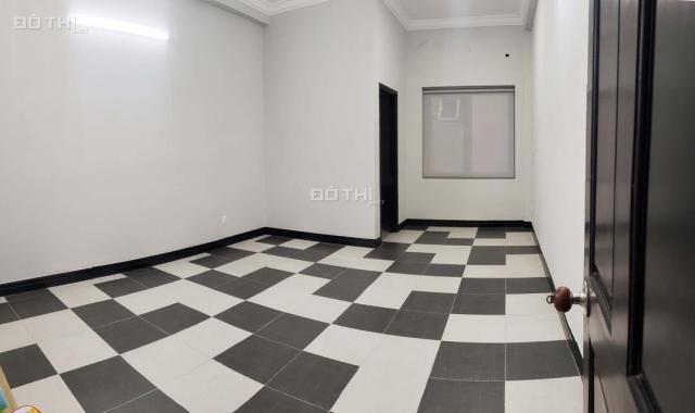 Phòng 25m2 Cộng hòa P12 Tân Bình hẻm xe hơi sạch mới rẻ bao điện nước