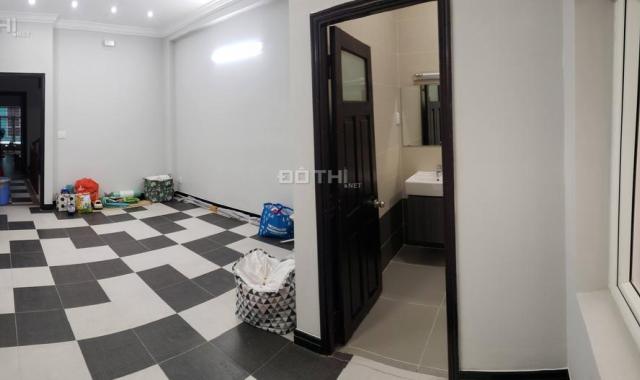 Phòng 25m2 Cộng hòa P12 Tân Bình hẻm xe hơi sạch mới rẻ bao điện nước