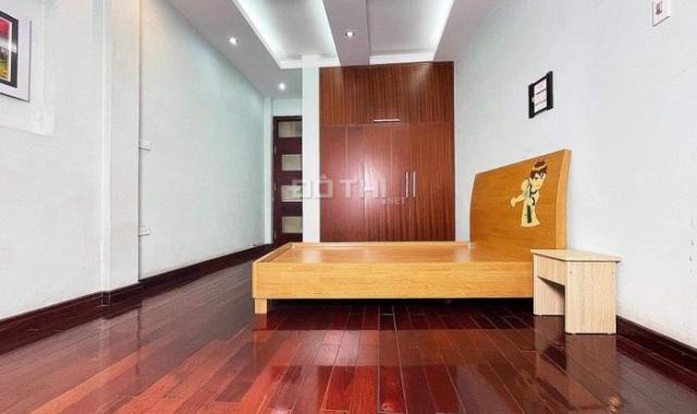 Bán nhà mặt ngõ Lạc Long Quân lô góc - 5 tầng ở ngay 35m2, 4,1 tỷ