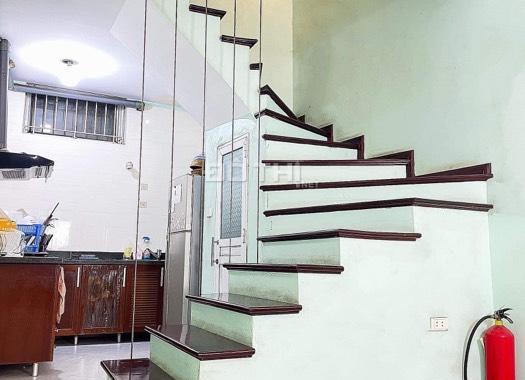 Bán nhà mặt ngõ Lạc Long Quân lô góc - 5 tầng ở ngay 35m2, 4,1 tỷ