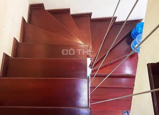 Bán nhà mặt ngõ Lạc Long Quân lô góc - 5 tầng ở ngay 35m2, 4,1 tỷ