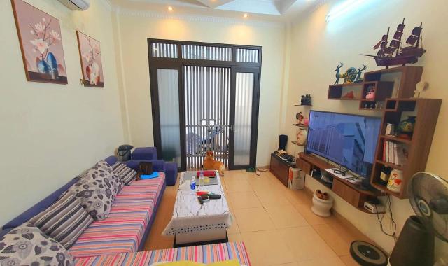 Bán nhà Lạc Long Quân 49m2 4 tầng 4.9 tỷ - lô góc - 3 thoáng