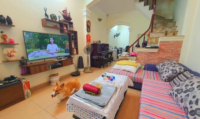 Bán nhà Lạc Long Quân 49m2 4 tầng 4.9 tỷ - lô góc - 3 thoáng