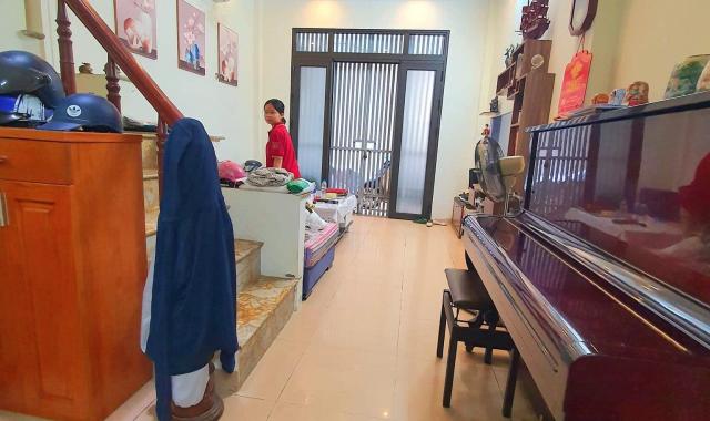 Bán nhà Lạc Long Quân 49m2 4 tầng 4.9 tỷ - lô góc - 3 thoáng