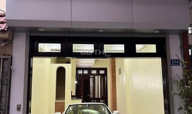 Ba bước chân ra Hồ Tây ôtô kinh doanh sầm uất ô chờ thang máy phố Trích Sài