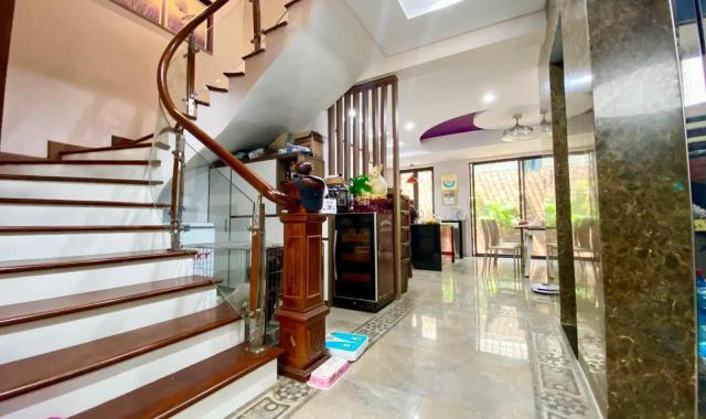 Biệt thự vip, phố Giải Phóng, quận Hoàng Mai, 130m2 x 6T, giá 2x tỷ