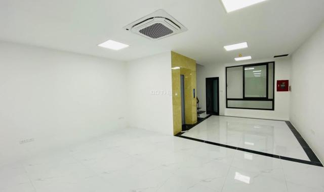 Siêu Phẩm, Mặt Hồ Cự Lộc, Hàng Xóm Royal city, 100m x 8T, Mt 6m, Giá  2xtỷ.