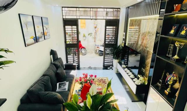 Bán nhà Xuân La gần phố - ngõ to - lô góc 30m2 x 6 tầng 4,1 tỷ