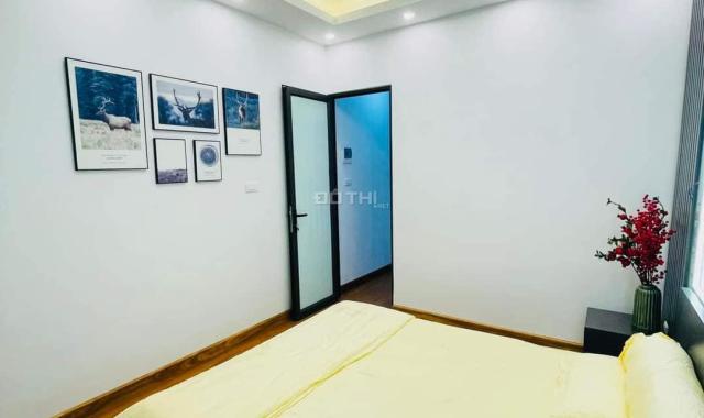 Bán nhà Xuân La gần phố - ngõ to - lô góc 30m2 x 6 tầng 4,1 tỷ