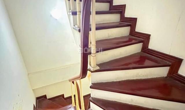 Cần tiền bán gấp nhà 39m2 phố Yên Phụ cạnh Hồ Tây