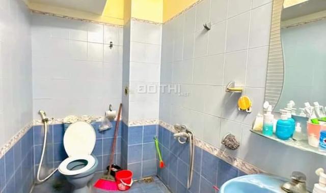 Cần tiền bán gấp nhà 39m2 phố Yên Phụ cạnh Hồ Tây