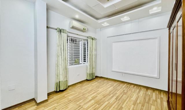 Bán nhà Nguyễn Khang, Cầu Giấy 46m2 xây 5 tầng, cách đường ô tô 10m giá 4,95 tỷ