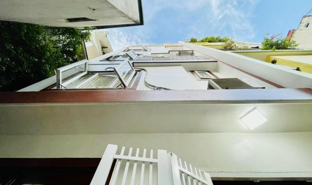 Bán nhà ngõ 175 đường Lạc Long Quân, Cầu Giấy 45m2 xây 5 tầng giá 5 tỷ