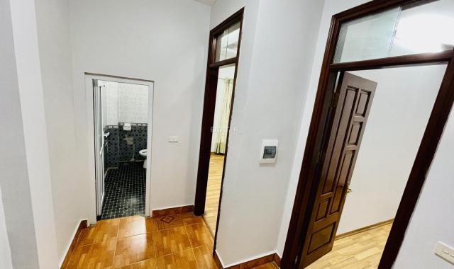 Bán nhà ngõ 175 đường Lạc Long Quân, Cầu Giấy 45m2 xây 5 tầng giá 5 tỷ