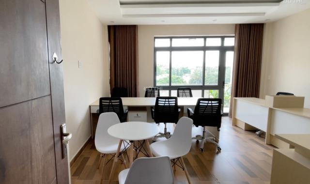 Cho thuê văn phòng, full nội thất, có trang bị phòng họp, khu vực tiếp khách, bàn ăn cho nhân viên