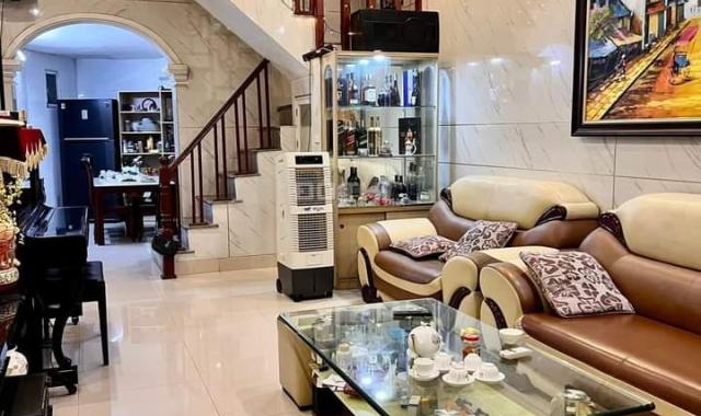 Cần bán gấp nhà 54m2 giá 5.4 tỷ có thương lượng đê la thành